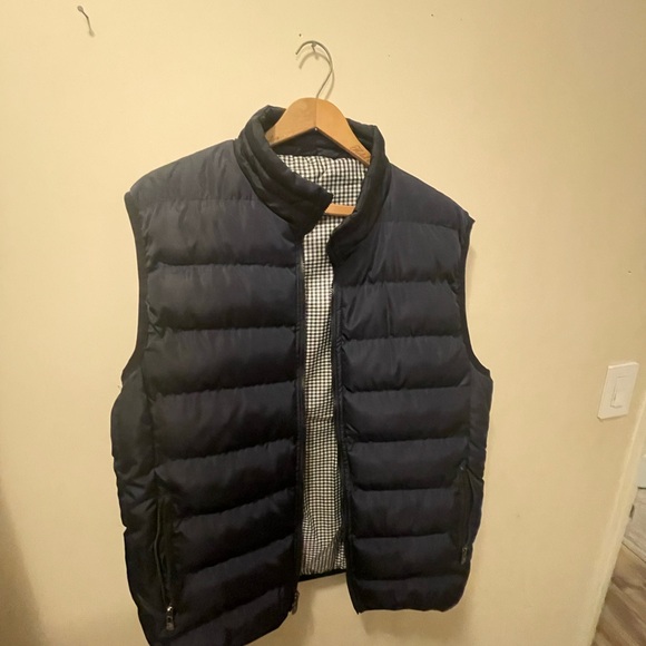 NWOT - Sleek Warm Vcansion Collar Vest - Picture 3 of 7